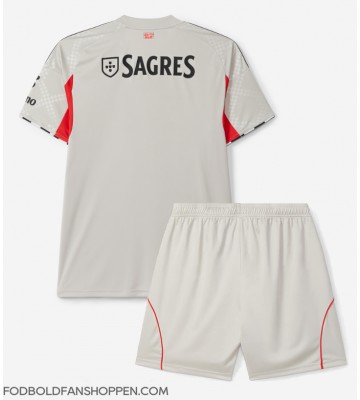 Benfica Udebanetrøje Børn 2025-26 Kortærmet (+ Korte bukser)